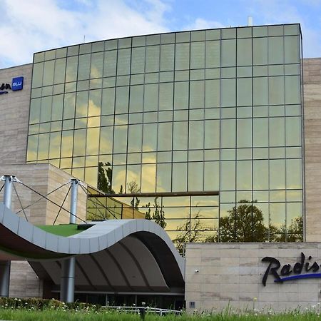 Radisson Blu Hotel Jerevan Eksteriør bilde Radisson Blu Hotel, Vilnius