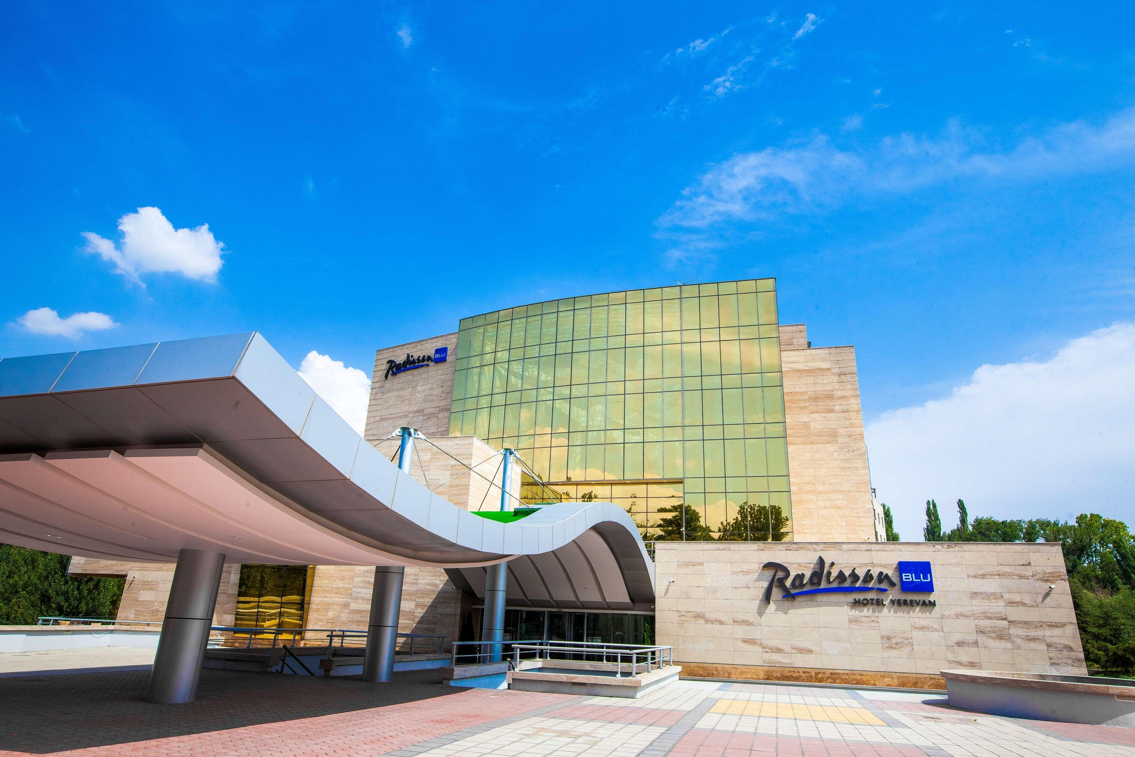 Radisson Blu Hotel Jerevan Eksteriør bilde Radisson Blu Hotel, Bucharest