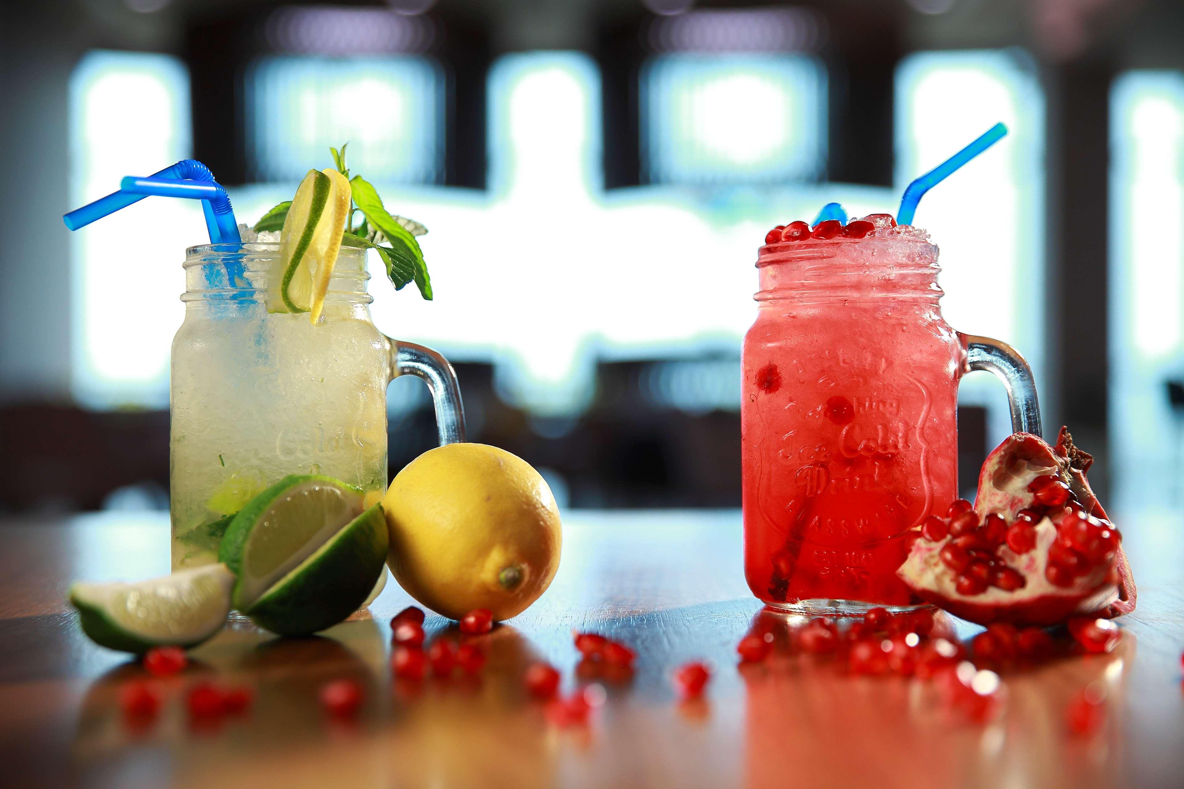 Radisson Blu Hotel Jerevan Eksteriør bilde Non-alcoholic drinks