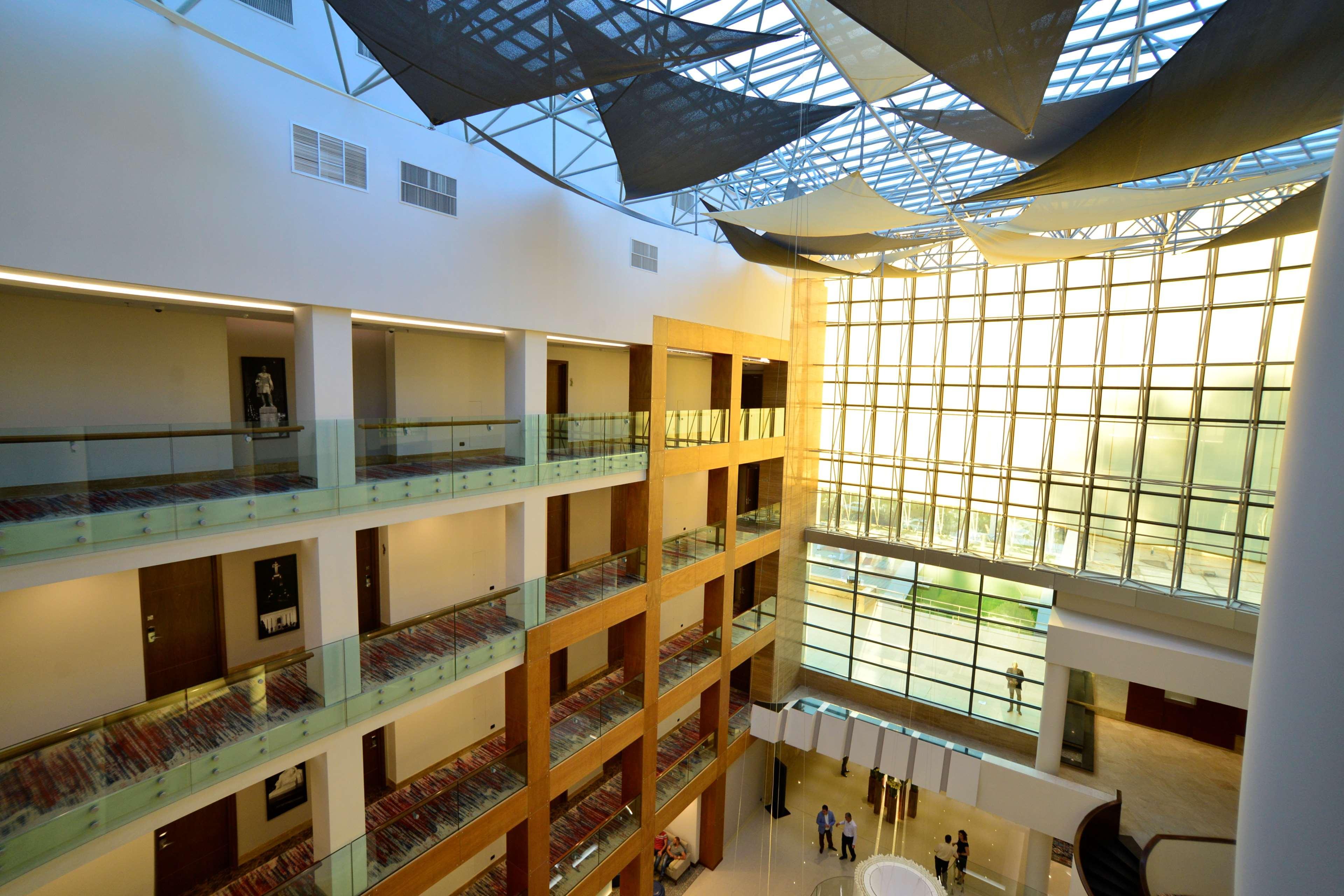 Radisson Blu Hotel Jerevan Eksteriør bilde Interior of the hotel