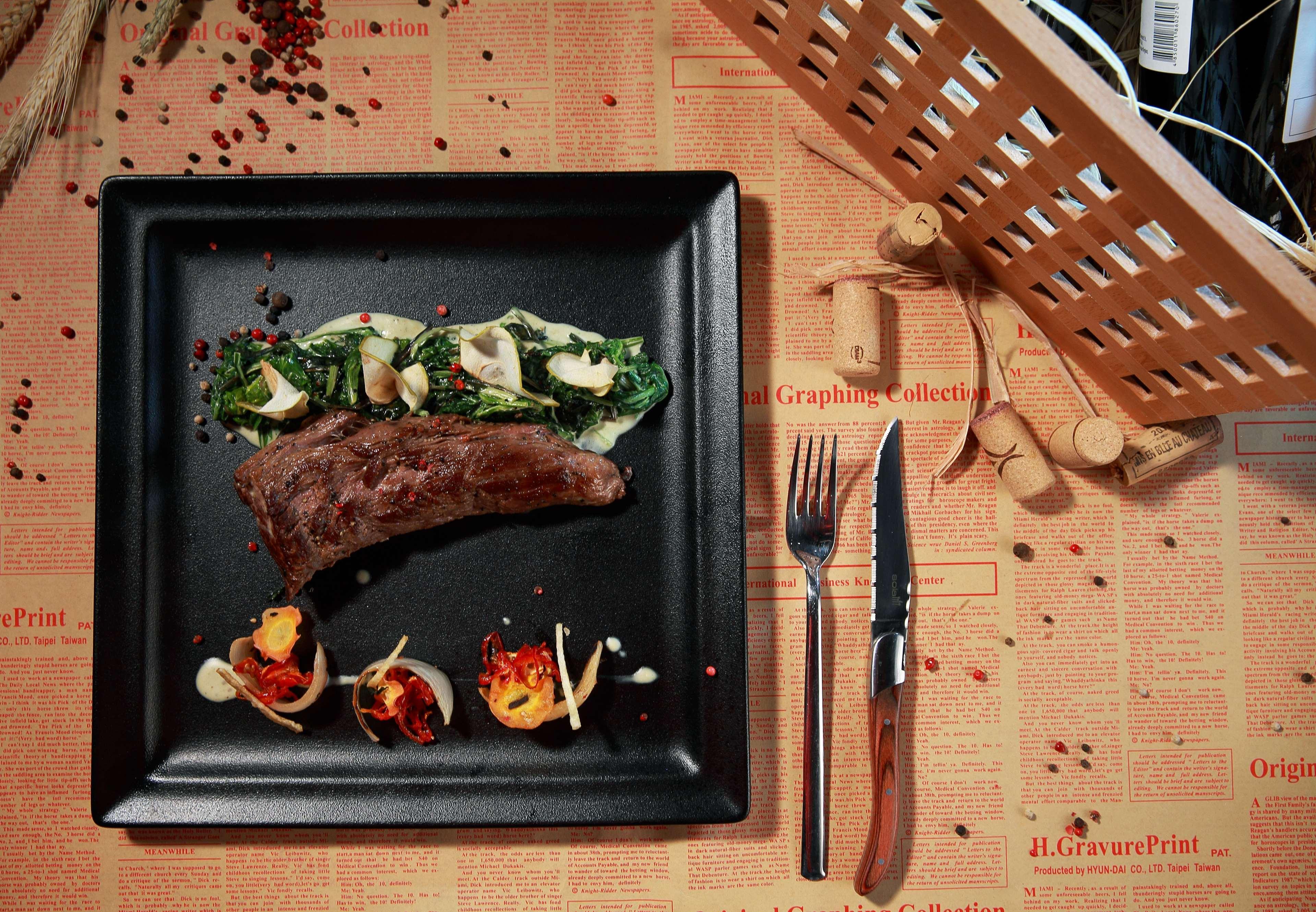 Radisson Blu Hotel Jerevan Eksteriør bilde A steak prepared with the "sous vide" method