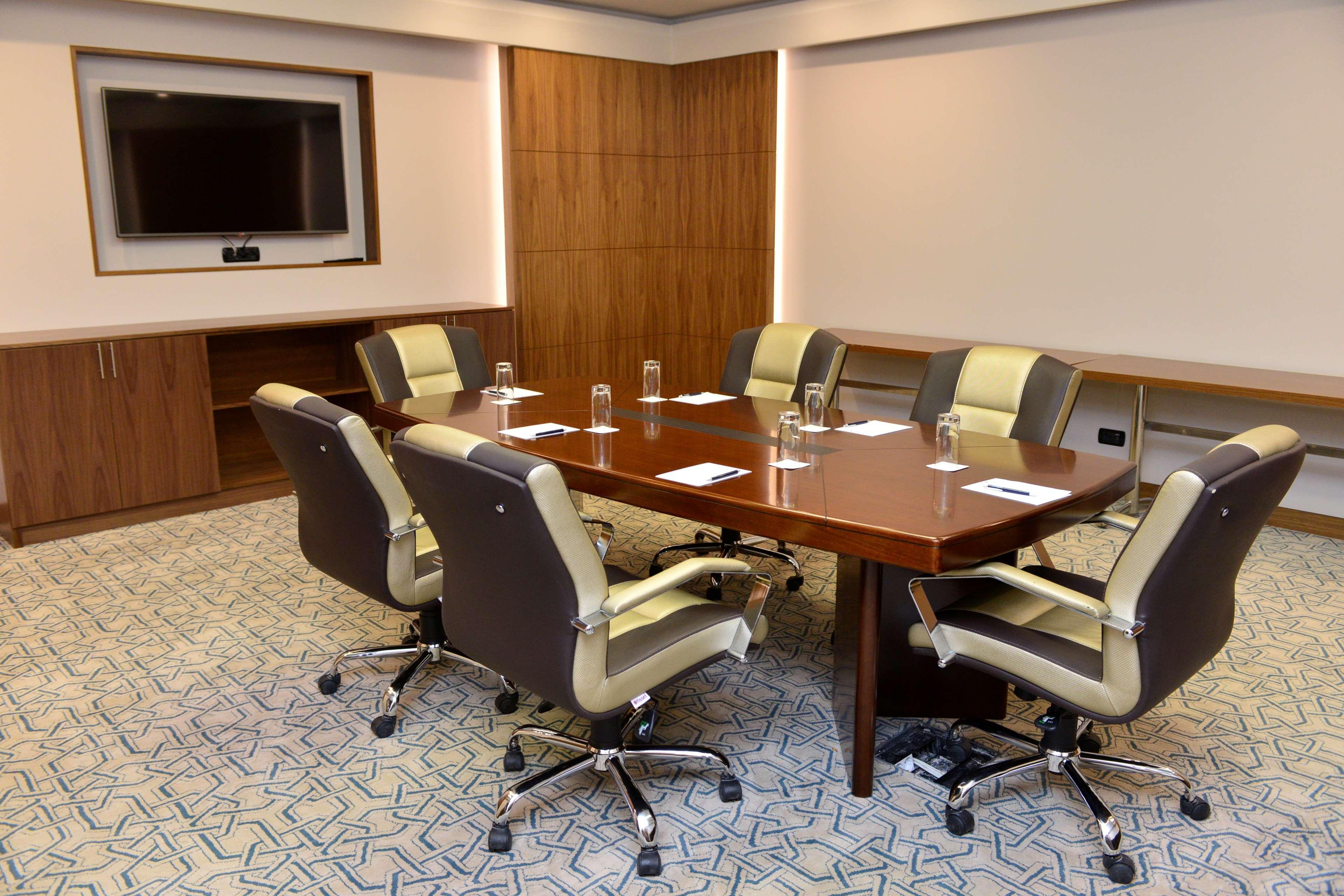 Radisson Blu Hotel Jerevan Eksteriør bilde A boardroom