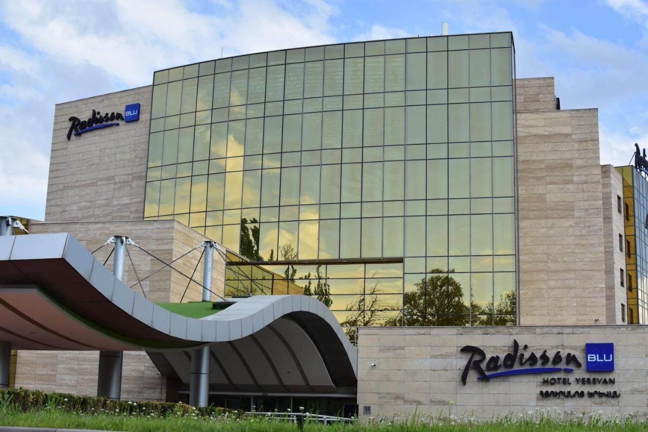 Radisson Blu Hotel Jerevan Eksteriør bilde Radisson Blu Hotel, Vilnius