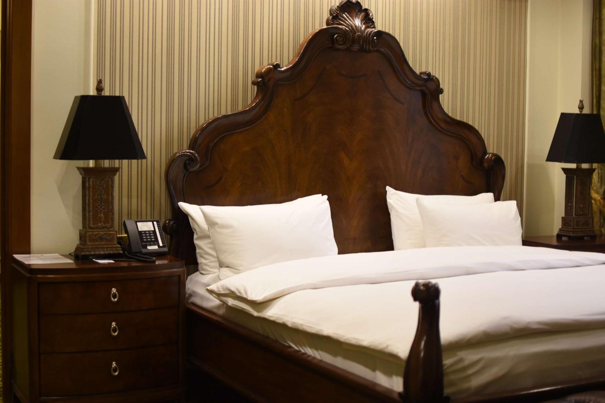 Radisson Blu Hotel Jerevan Eksteriør bilde A bed
